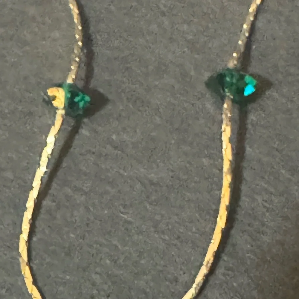 🛑🛑SOLD 🛑🛑Vintage Liquid Gold Necklace with Green Glass Crystals - Picture 17 of 17